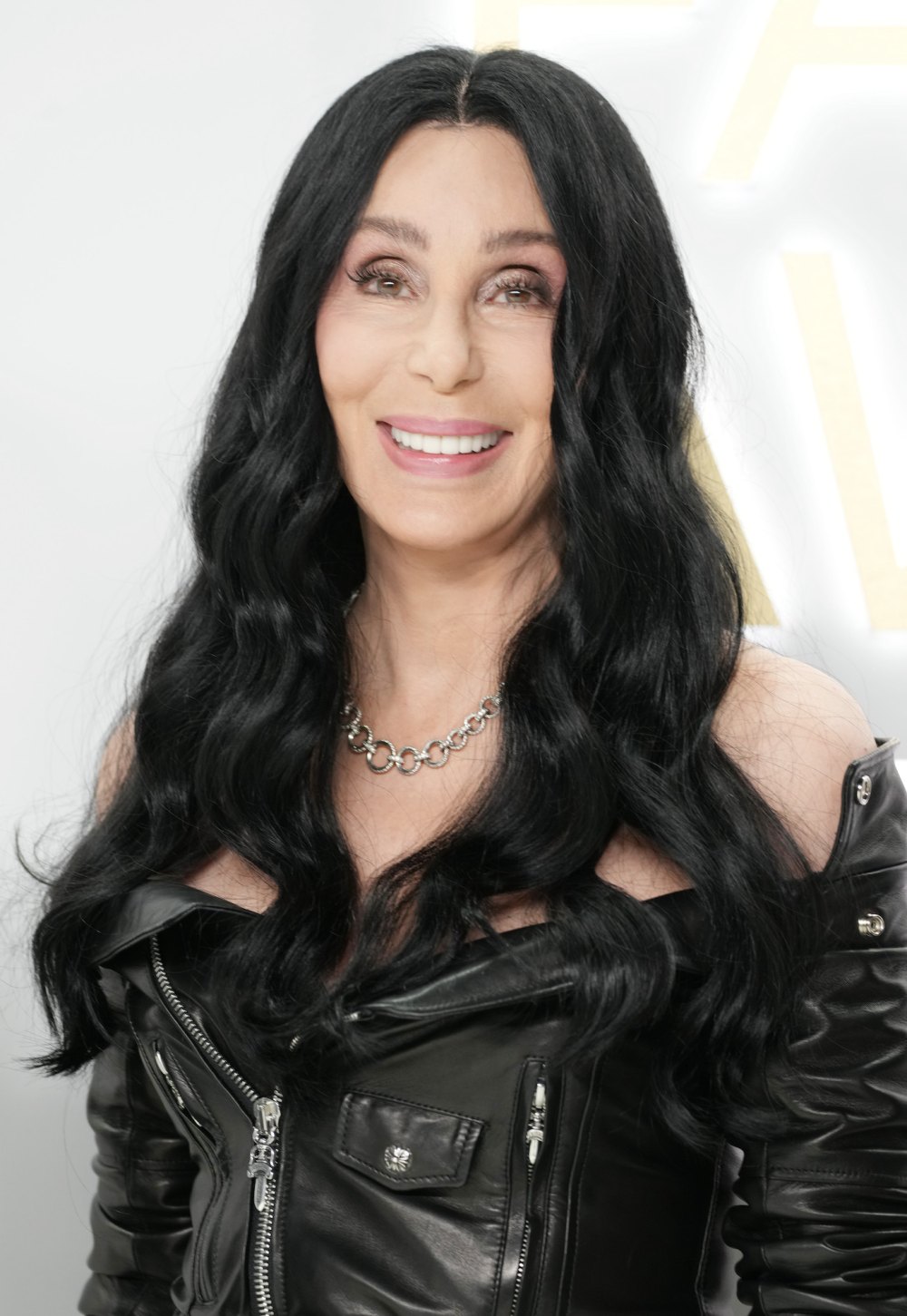 Cher on Roblox: 'Christmas' Game Event & Merch Launch – Billboard