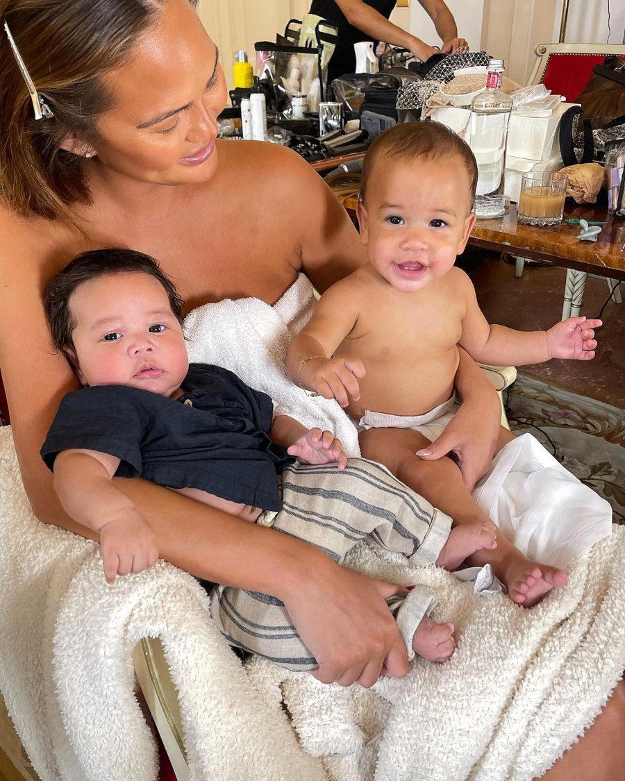 Chrissy Teigen Shares Sweet Pics From Vow Renewal Trip With Husband John Legend 326