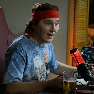 'Dumb Money' Review: Paul Dano Has Us Rooting for the Underdog in Star-Studded Comedy