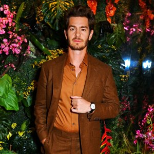 Feature Andrew Garfield Masters Tonal Dressing in Crisp Autumn Outfit