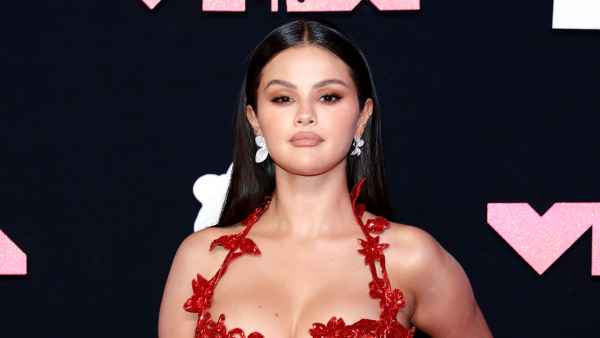 Feature Selena Gomez Shows Off Flawless Figure in Ruby Red Gown at 2023 MTV Video Music Awards VMA