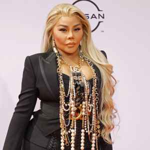 Lil Kim Talks Ebony Cover Drama