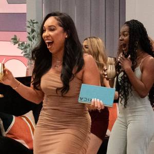 Love Is Blind Season 5 Trailer Drops — 1st Look at the Cast Looking For The One in the Pods 324