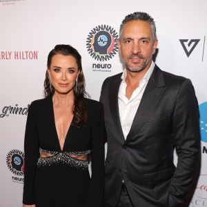 Mauricio Umansky Backtracks on Kyle Richards Marriage Comments Says They Are Currently Separated 327