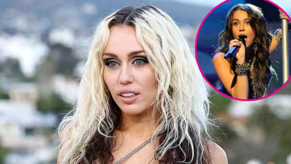 Miley Cyrus Clarifies Dancing With a Stripper Pole at 2009 Teen Choice Awards For Stability 274