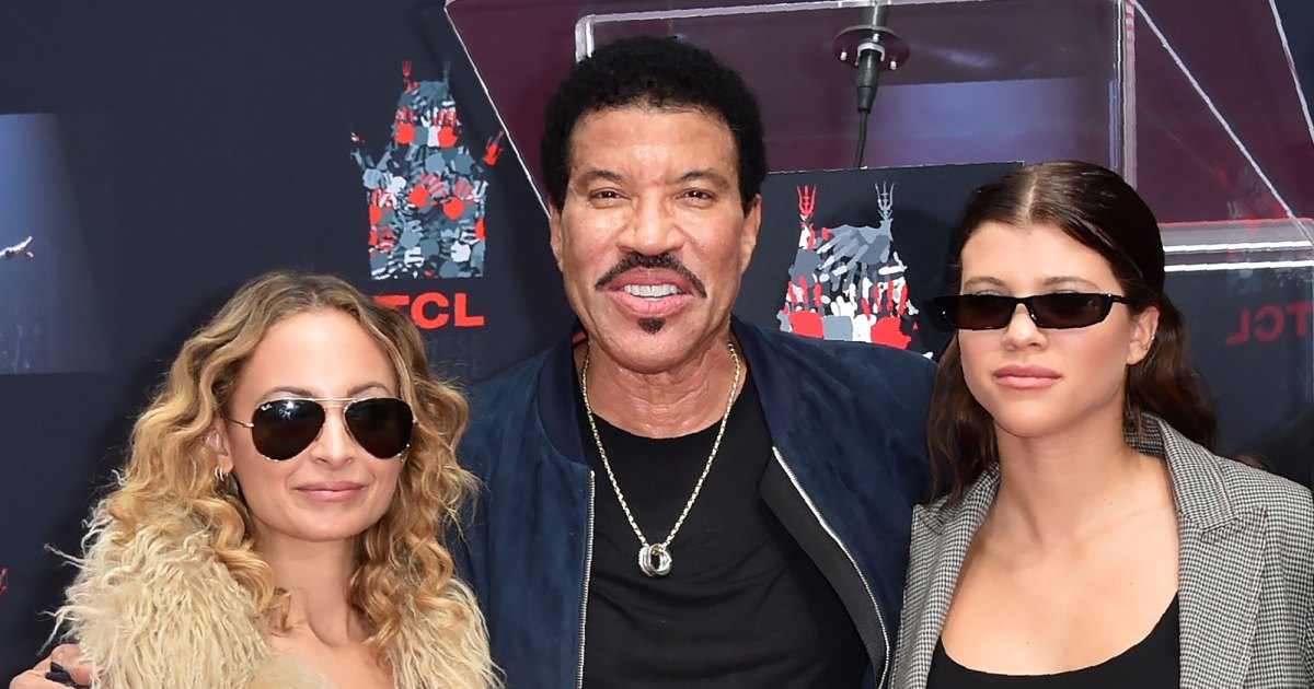 Nicole and Sofia Richie Jam Out at Dad Lionel Richie’s Concert Nicole and Sofia Richie Jam Out at Dad Lionel Richie’s Concert