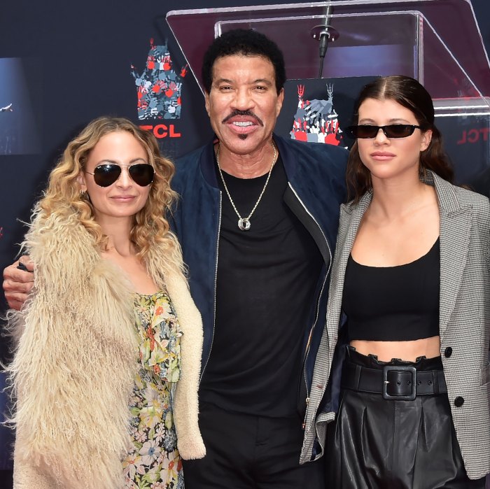 Nicole and Sofia Richie Jam Out at Dad Lionel Richies Concert