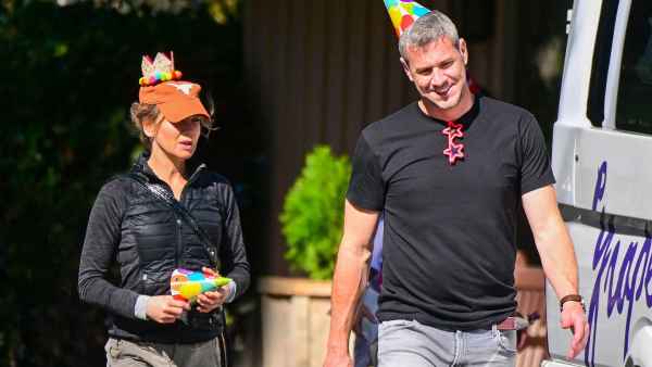 Renée Zellweger and Ant Anstead make out in PDA-packed photos at soccer game 302