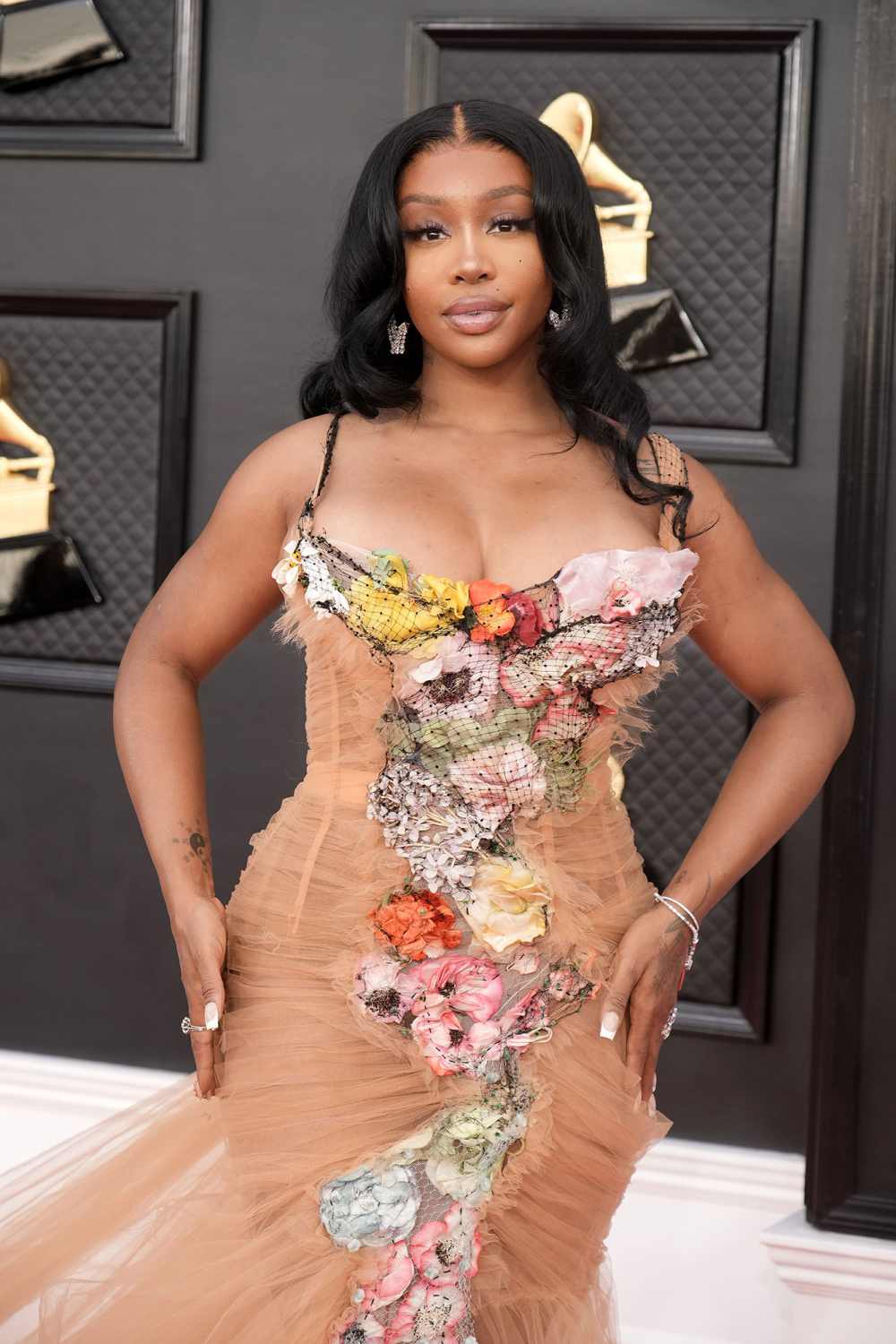 SZA Reveals the Deluxe Version of SOS Is A Whole Other Album and Its Coming This Fall