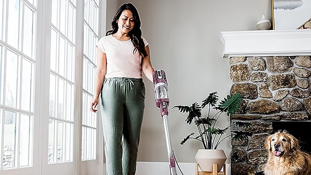 This 'Amazing' Shark Vacuum With 'Powerful Suction' Is 35% Off on Amazon Now