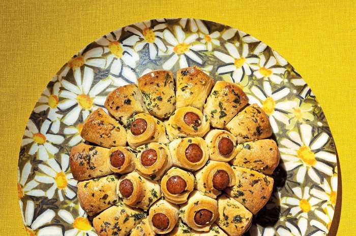 Tiffani Thiessen s Pull-Apart Pigs in a Quilt Make the Perfect Leftover-Friendly Treat 002