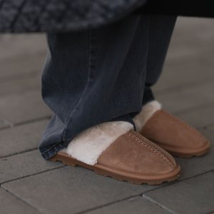 UGG