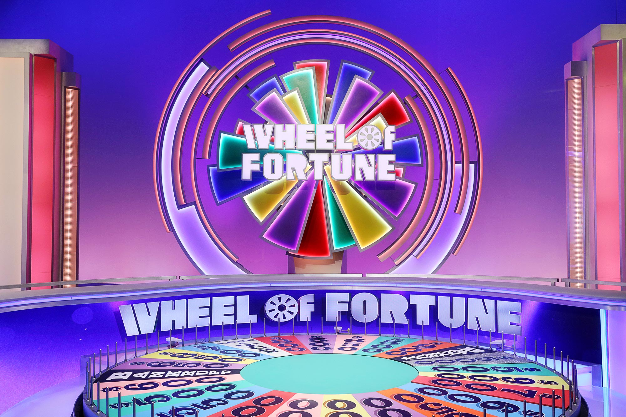 https://www.usmagazine.com/wp-content/uploads/2023/09/Wheel-of-Fortune-Fans-Furious-Over-Horrible-Final-Puzzle-That-Cost-Player-50-000-523.jpg?quality=86&strip=all