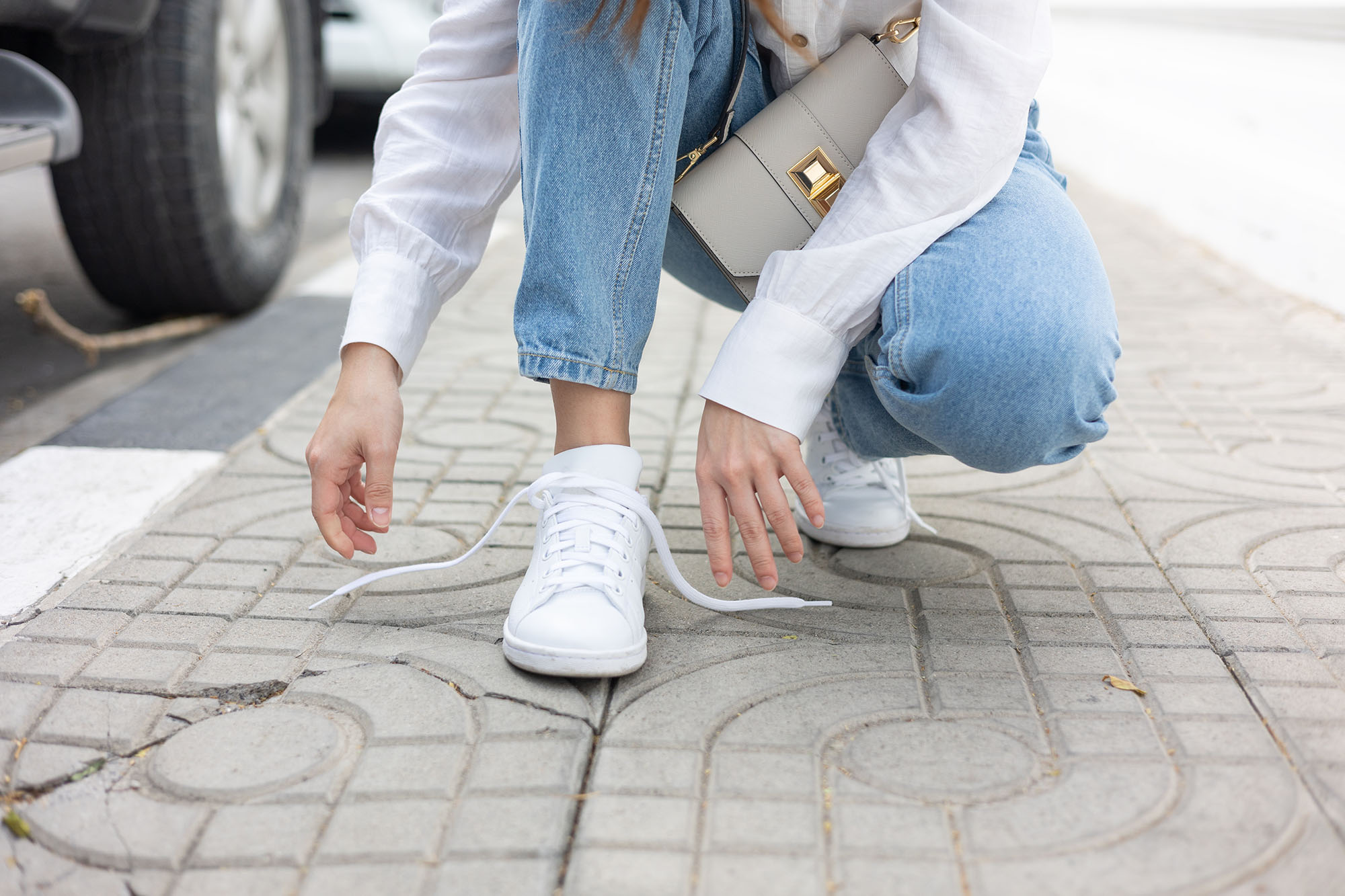 Best all white sneakers for women + 23 white sneaker outfits – Jess Keys