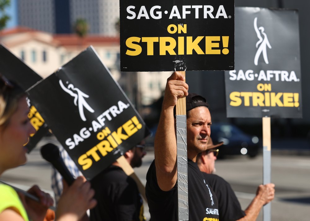 SAG-AFTRA Accuses Studios of Bully Tactics