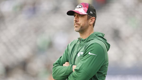 Aaron Rodgers Is Walking Without Crutches 5 Weeks After Surgery