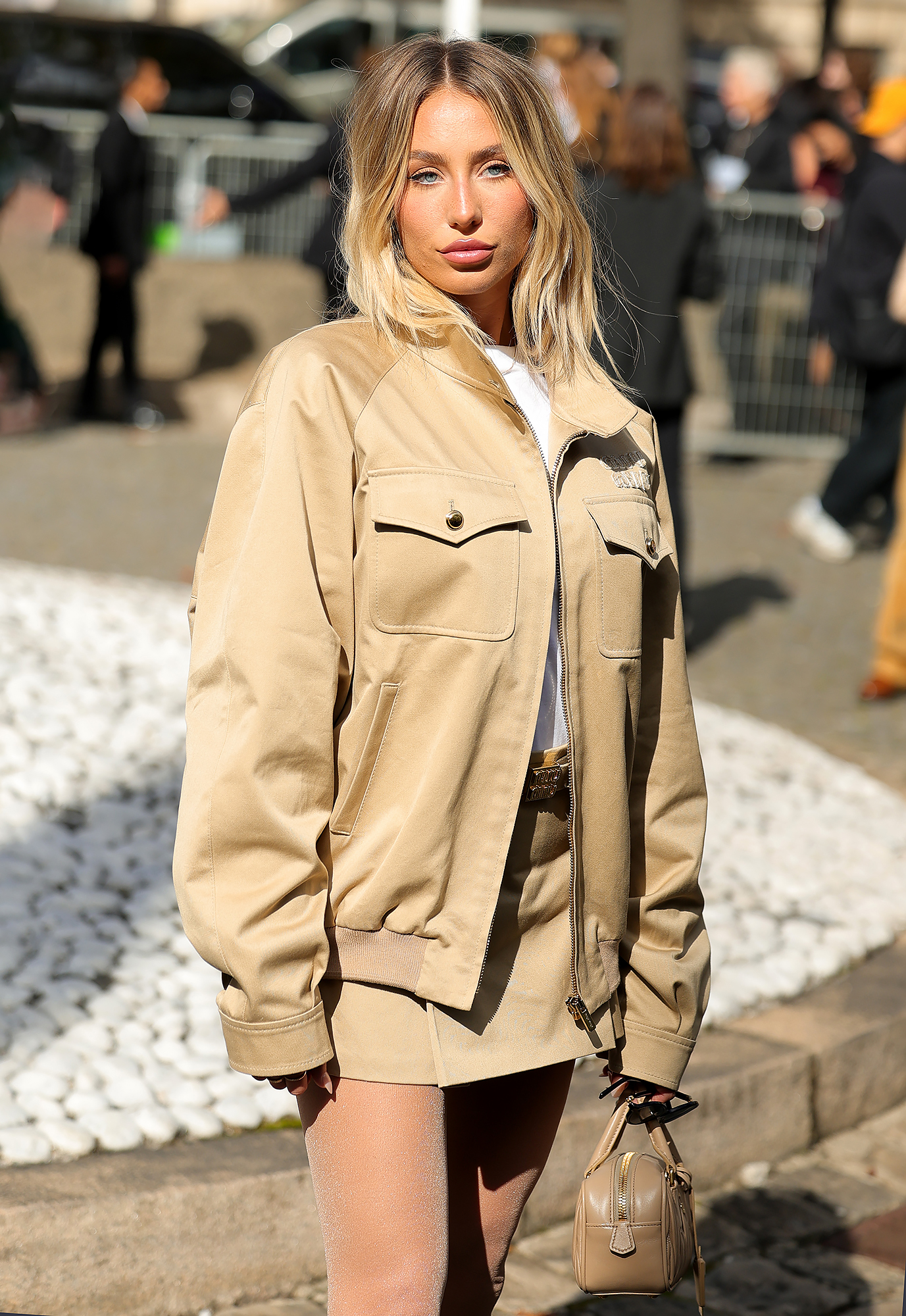 Alix Earle&rsquo;s Hairstylist Breaks Down Her &lsquo;Parisian Bedhead&rsquo; Look at the Miu Miu Show