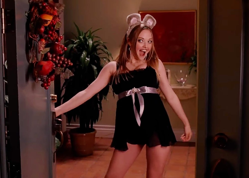 Amanda Seyfried s Mean Girls -Inspired Halloween Costume Is So Fetch I m a Mouse 278