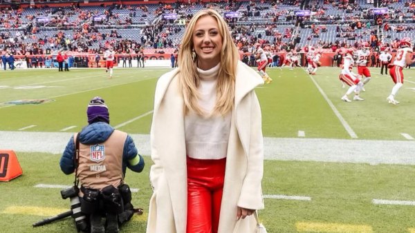 Brittany Mahomes Gears Up For Icy Weather With Cream Trench Coat and Leather Pants 611