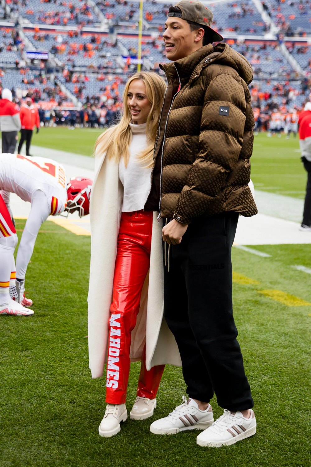 Brittany Mahomes Gears Up For Icy Weather With Cream Trench Coat and Leather Pants 612
