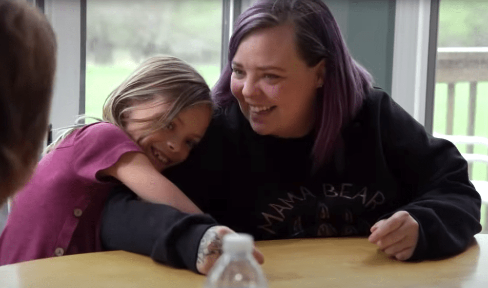 Catelynn Lowells Daughter Nova Consoles Crying Mom After Carly Visit 