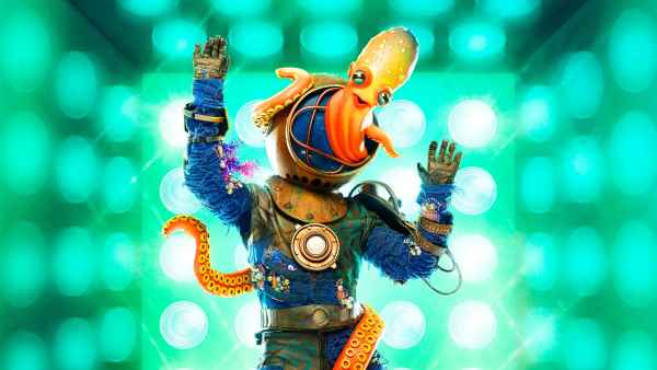 Diver Gets Stuck Under the Sea as His Masked Singer Season 10 Journey Comes to an End 274