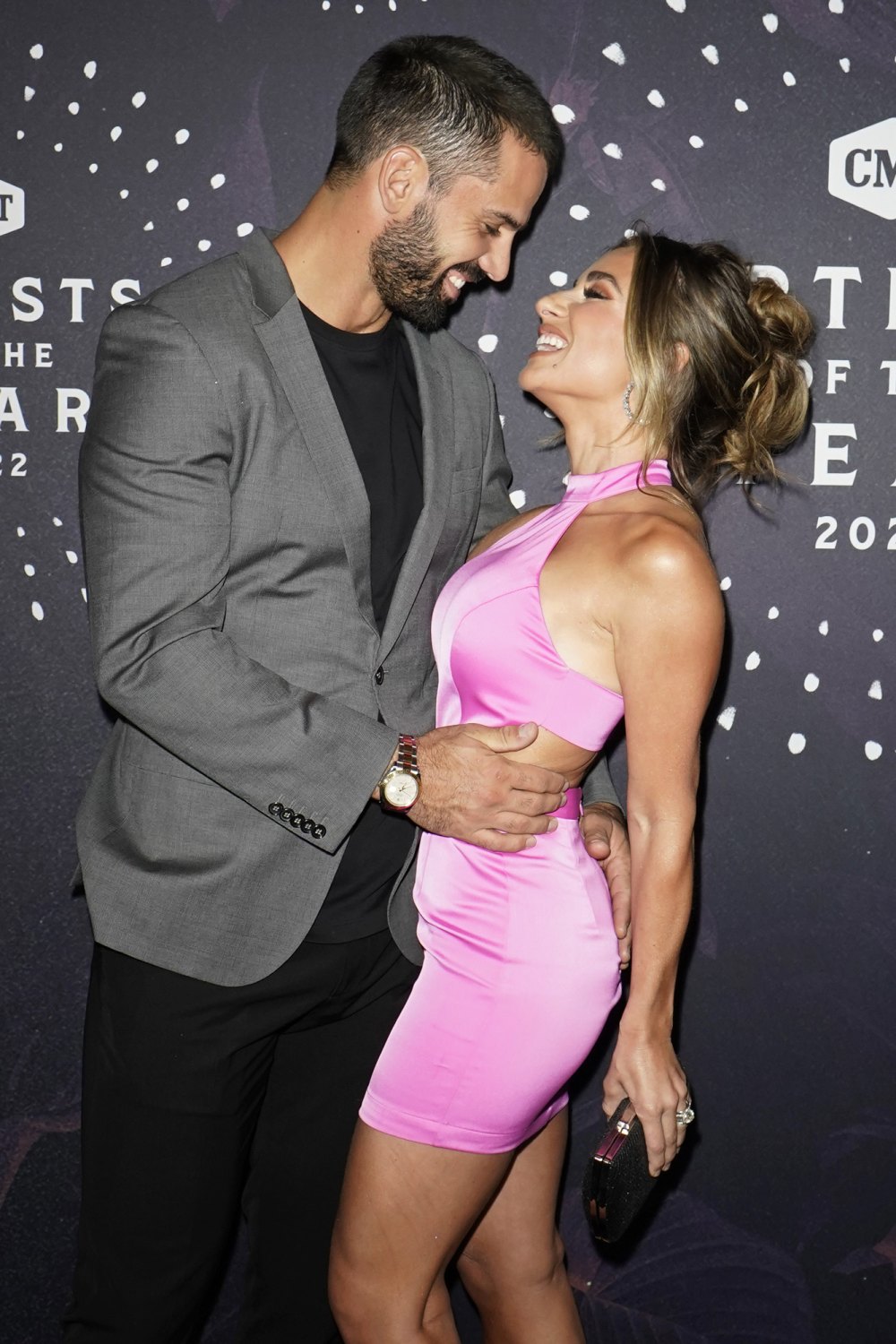 Eric Decker Strips Down to His Apron in Support of Jessie James