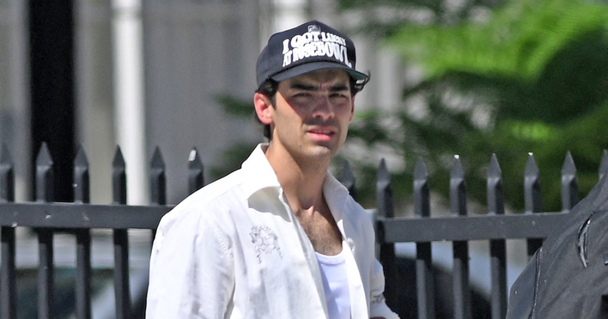Joe Jonas Goes Yachting in Miami Amid Ongoing Sophie Turner Divorce Joe Jonas Goes Yachting in Miami Amid Ongoing Sophie Turner Divorce