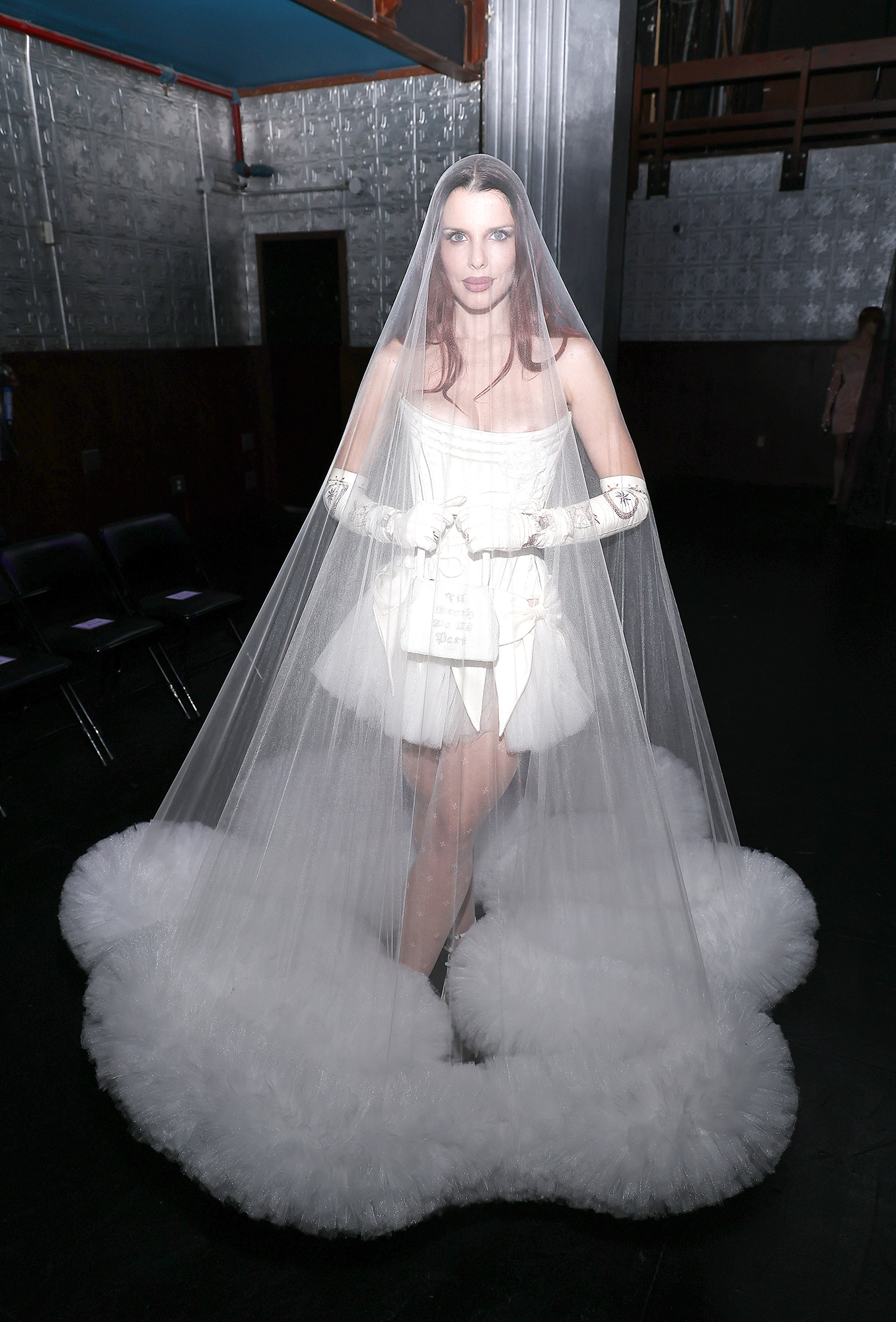 Julia Fox's Jaw-Dropping Fashion Moments that Leave Everyone in Awe