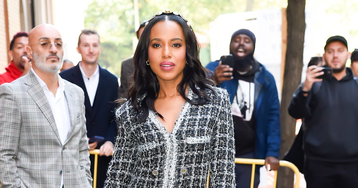 Kerry Washington Wears Her Jeweled Headband Like a Crown Out in NYC Kerry Washington Wears Her Jeweled Headband Like a Crown Out in NYC