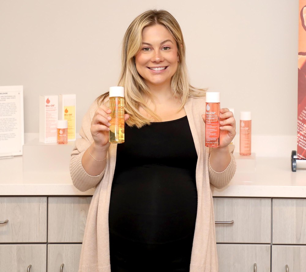 Shawn Johnson Credits Bio-Oil for Helping Keep Her Pregnant Belly Stretch Mark-Free