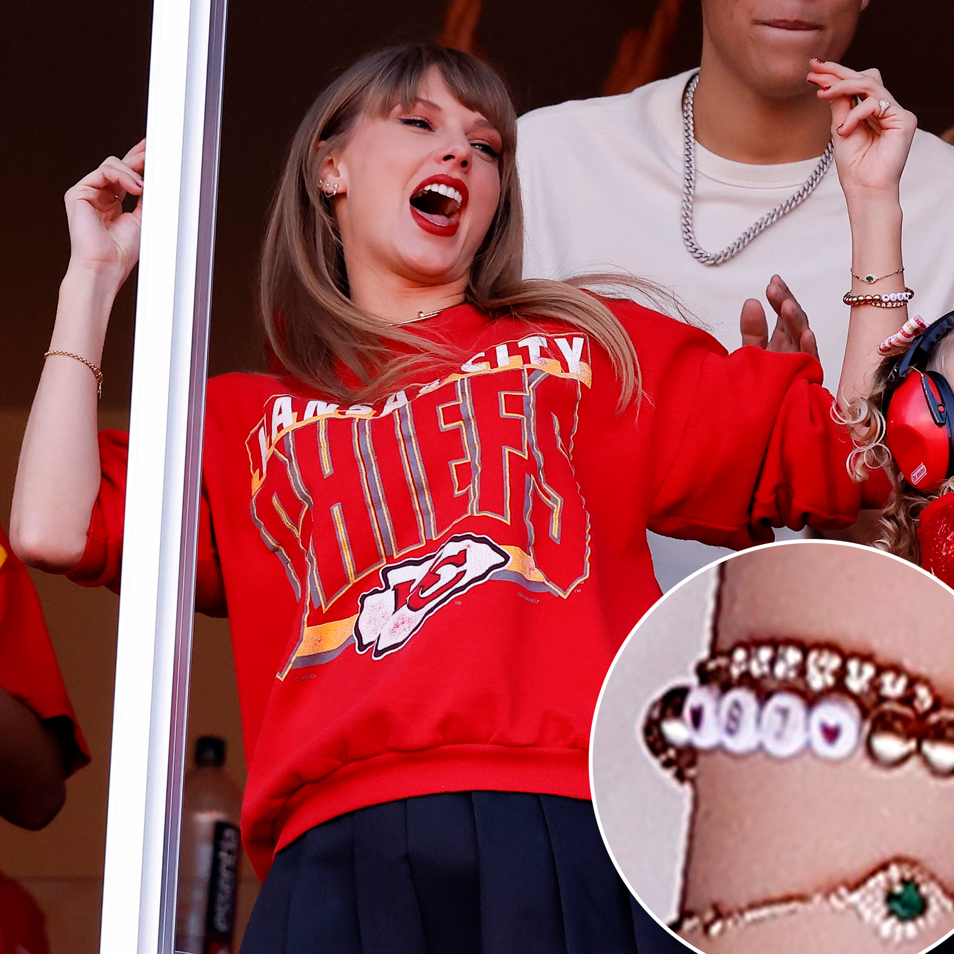 Taylor Swift Wears '87' Bracelet While Cheering on Travis Kelce