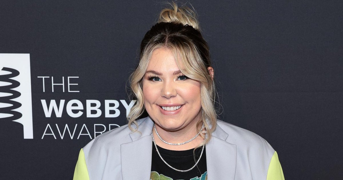 Pregnant Kailyn Lowry Asks Fans for Twin Baby Name Suggestions Pregnant Kailyn Lowry Asks Fans for Twin Baby Name Suggestions