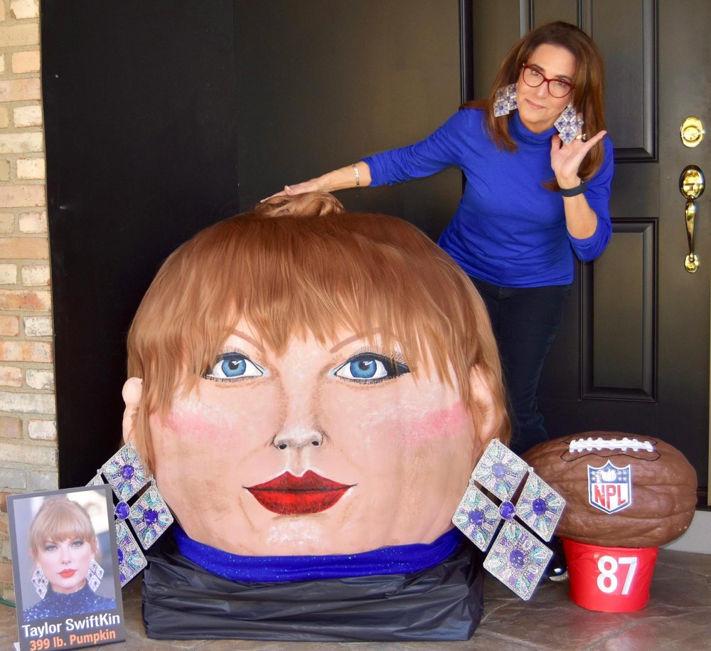 This Enormous Pumpkin of Taylor Swift s Head Will Haunt Your Wildest Dreams 454