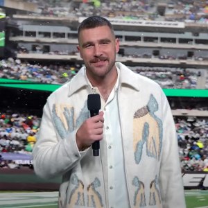 Travis Kelce Blacked Out During Overwhelming Surprise Cameo on Saturday Night Live