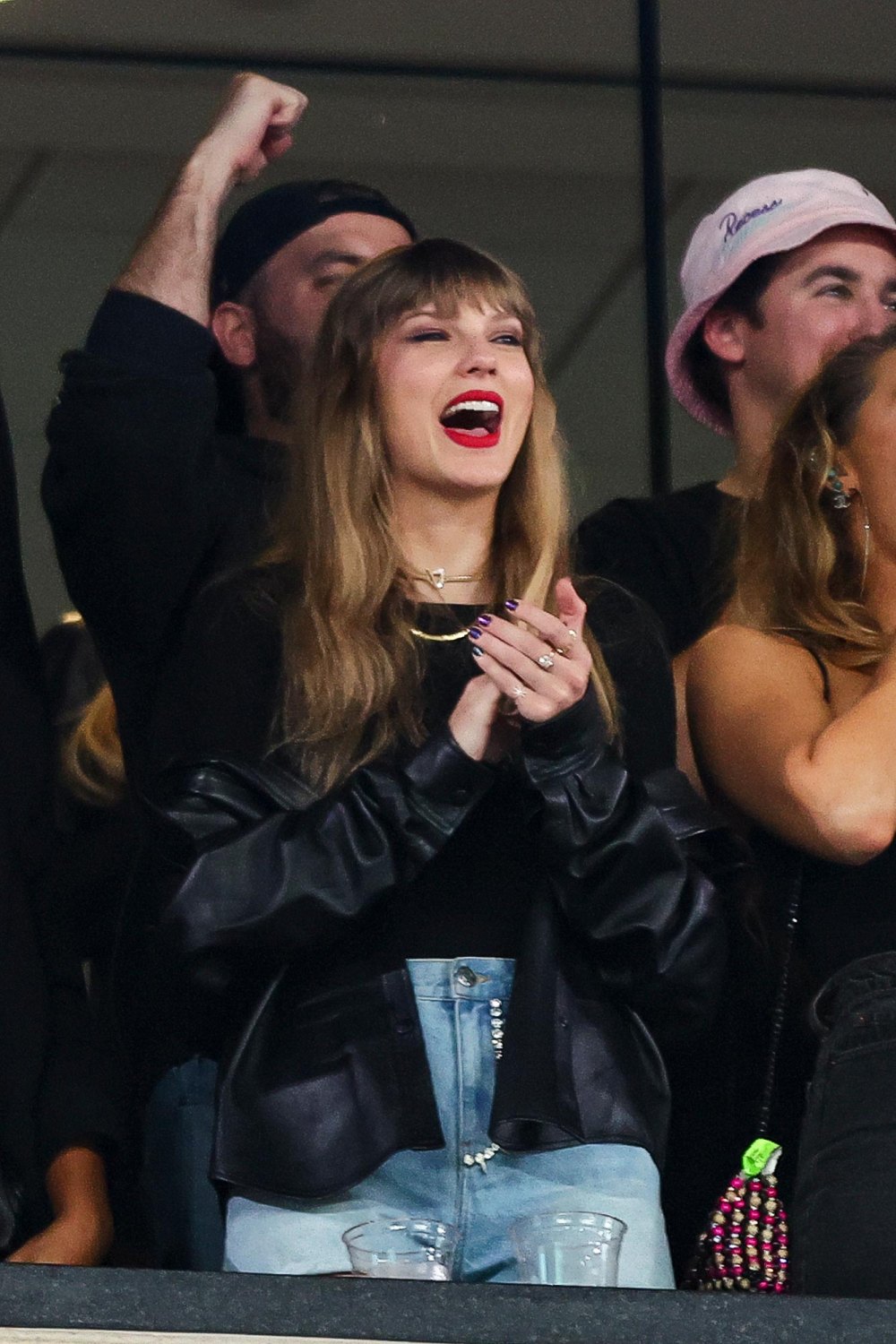 Travis Kelce Likes Video of Taylor Swift Cheering on the Chiefs After He Scored a Touchdown 462