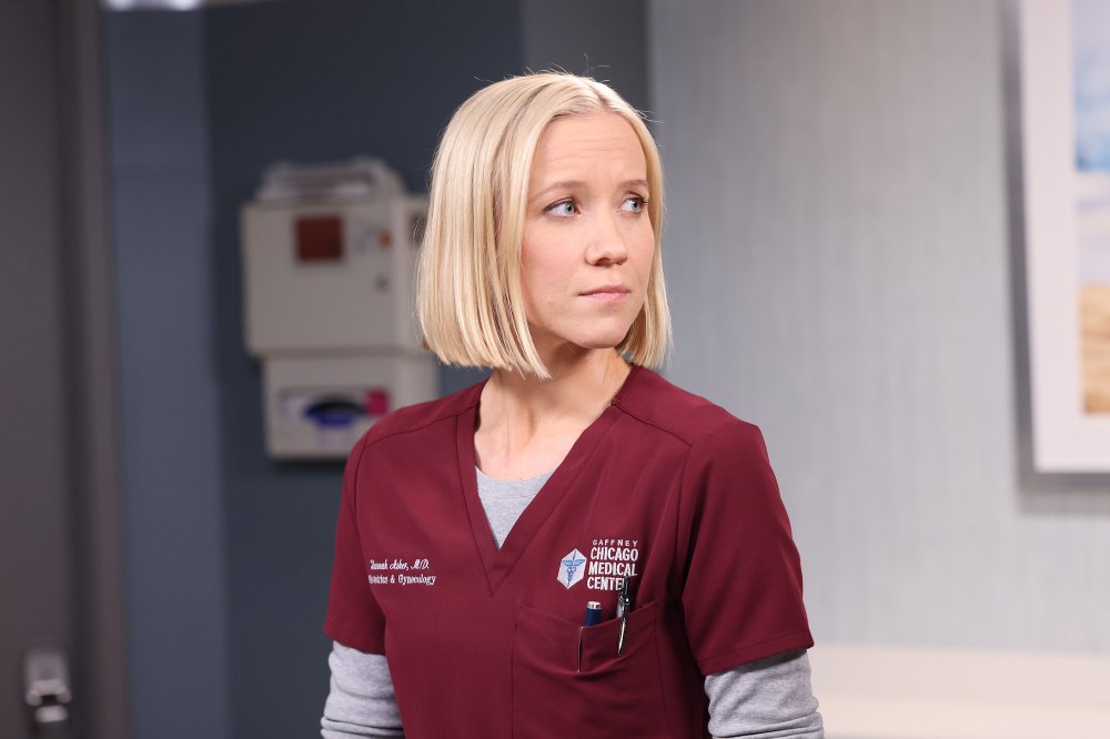 Who Is Jessy Schram 6 Things to Know About Hallmarks Mystic Christmas Star