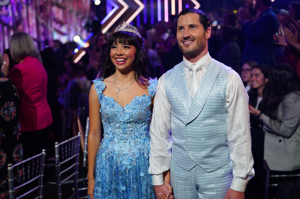 Xochitl Gomez Says She's 'Great' After Apparent Injury During ‘Dancing With the Stars’ Monster Night