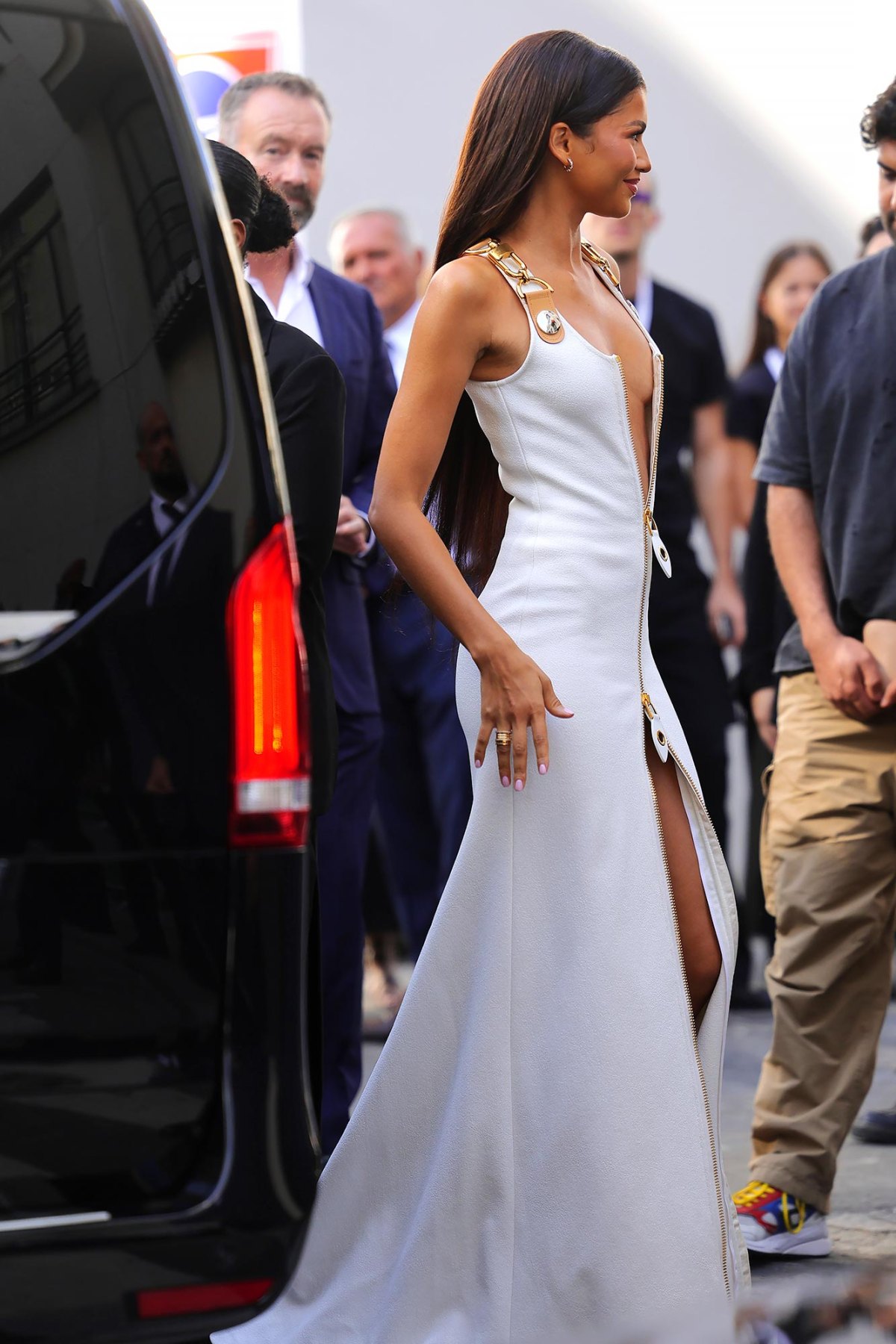 Zendaya Looks Like a Goddess at Louis Vuitton Show