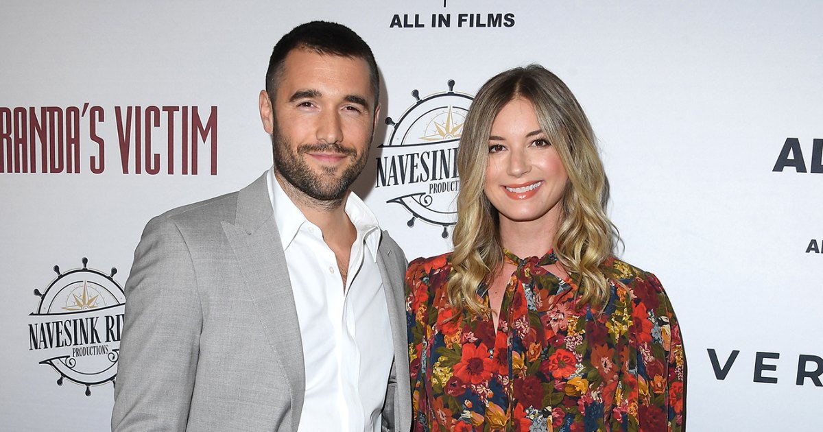 Date Night! Emily VanCamp, Josh Bowman Make Rare Red Carpet Appearance Date Night! Emily VanCamp, Josh Bowman Make Rare Red Carpet Appearance