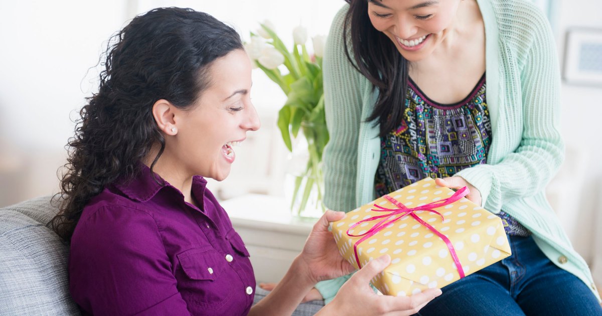 15 Best Gifts for 34-Year-Old Women 15 Best Gifts for 34-Year-Old Women