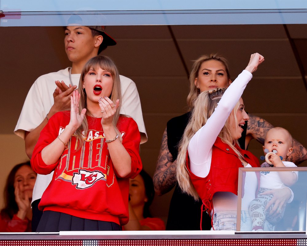 Taylor Swift Attends Travis Kelce’s Kansas City Chiefs Game Against the Los Angeles Chargers