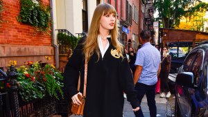 taylor-swift-brown-leather-phone-bag