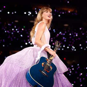 Taylor Swift Is Reportedly Now a Billionaire Thanks to Her Music and ‘Eras Tour’