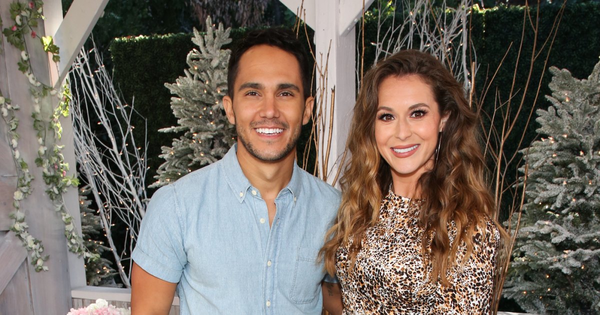 Alexa PenaVega Is Pregnant, Expecting Baby No. 4 With Carlos PenaVega Alexa PenaVega Is Pregnant, Expecting Baby No. 4 With Carlos PenaVega