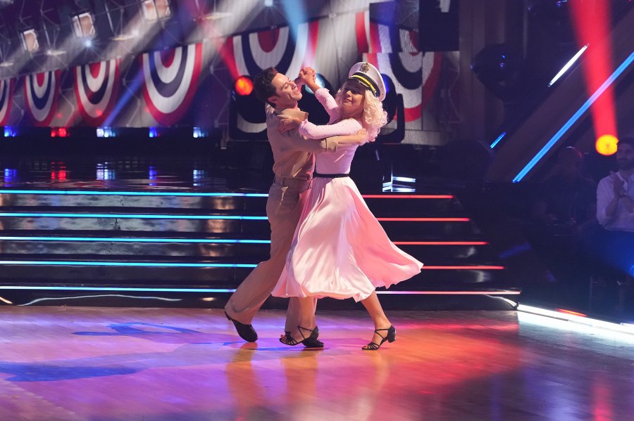 Alyson Hannigan and Sasha Farber Dancing With the Stars Revisits Iconic Pop Culture Moments on Music Video Night