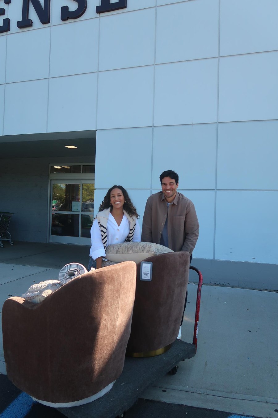 Bachelor Joe Amabile and Serena Pitt Take Us Inside Their Apartment Revamp 6