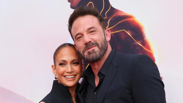 Ben Affleck Helps Jennifer Lopez Feel More Beautiful Than Ever 066
