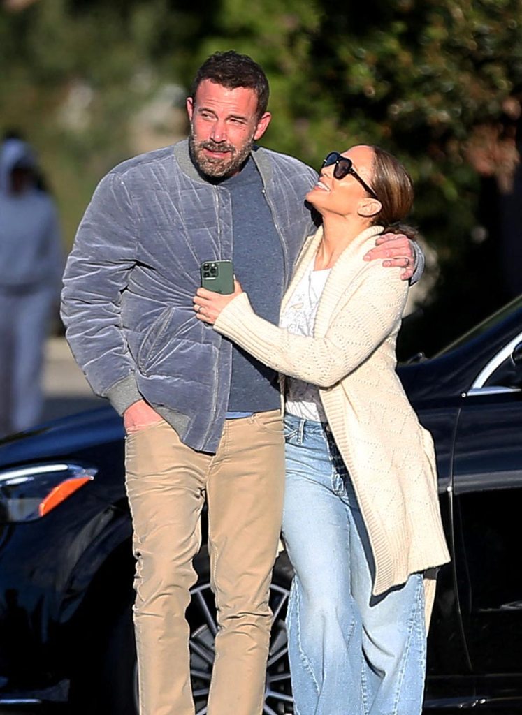 Jennifer Lopez and Ben Affleck Share a Sweet Kiss While on a Morning Stroll