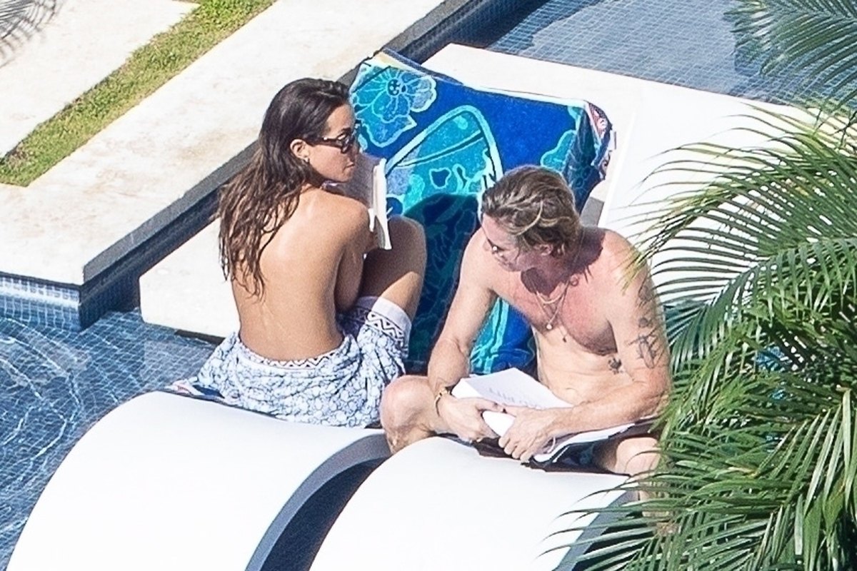 Brad Pitt And Ines De Ramon Are In Love After 1 Year Together Us Weekly brad-pitt-and-ines-de-ramon-are-in-love-after-1-year-together-us-weekly